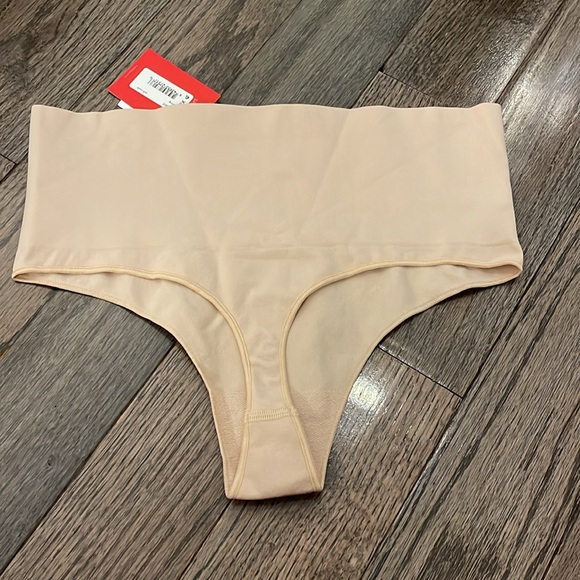 SPANX Everyday Shaping Thong - Core Control Shapewear Soft Nude XL - Picture 2 of 4